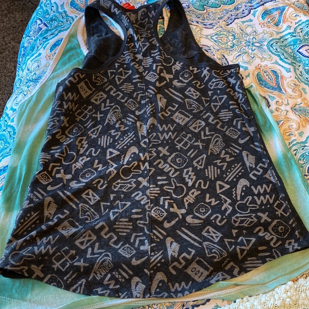 Tank top bundle! - Picture 4 of 4